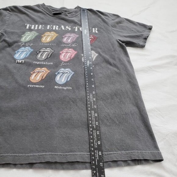 Taylor Swift The Eras Tour Grey Graphic T-shirt Size M - Picture 5 of 7
